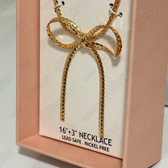 House of Harlow 1960 Gold Bow Necklace NIB - Picture 3 of 10